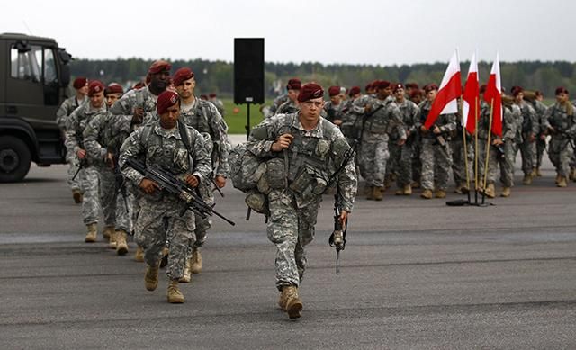 Столтенберг заявил, что НАТО засылает войска в Балтику и Польшу из-за России