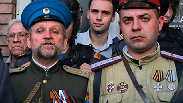 "Ряженые" и при параде: кому Россия доверит охранять выборы