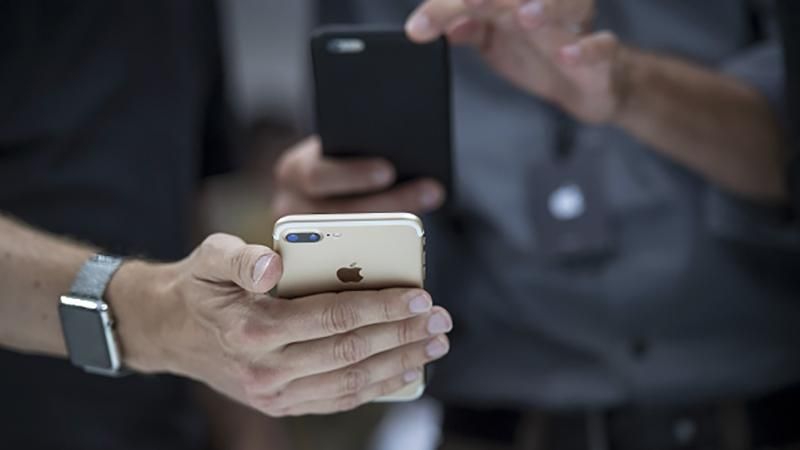 Apple iPhone 7 давно продается в "ДНР", – реакция соцсетей на новый смартфон