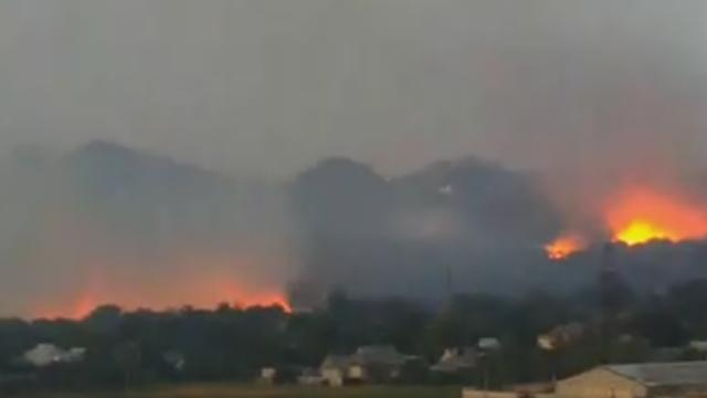 У боевиков эффектно горят склады с оружием и топливом: опубликовано видео