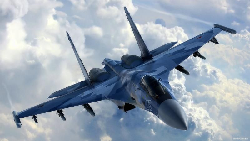 Російський винищувач перехопив літак США над Чорним морем