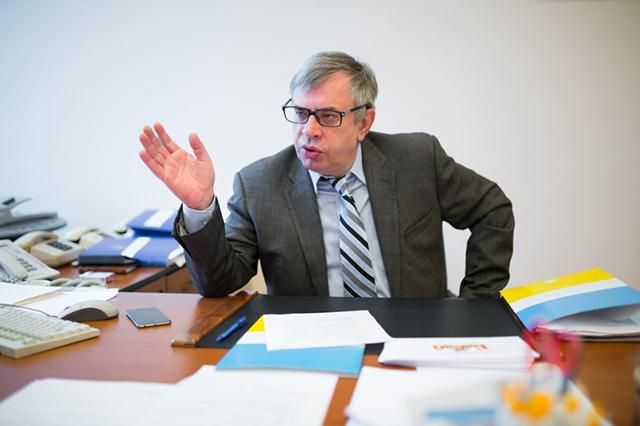 В Україні є багато телеканалів, які належать поплічникам Януковича, – глава Нацради В Україні є багато телеканалів, які належать поплічникам Януковича, – глава Нацради