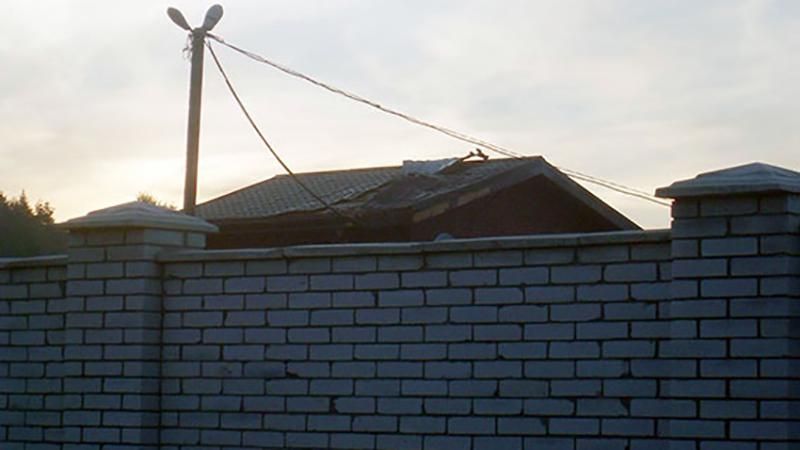 Стрілянина з РПГ по будинку відбулась на Харківщині Стрілянина з РПГ по будинку відбулась на Харківщині