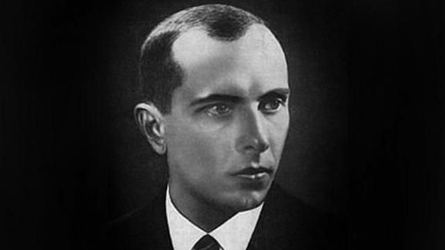 Порошенка закликають повторно присвоїти Бандері звання Героя України Порошенка закликають повторно присвоїти Бандері звання Героя України