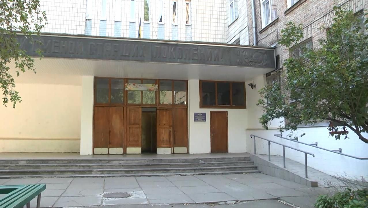 Учнів столичної школи отруїли випарами фарби Учнів столичної школи отруїли випарами фарби