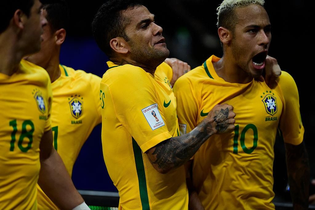 Как развлекаются бразильские футболисты