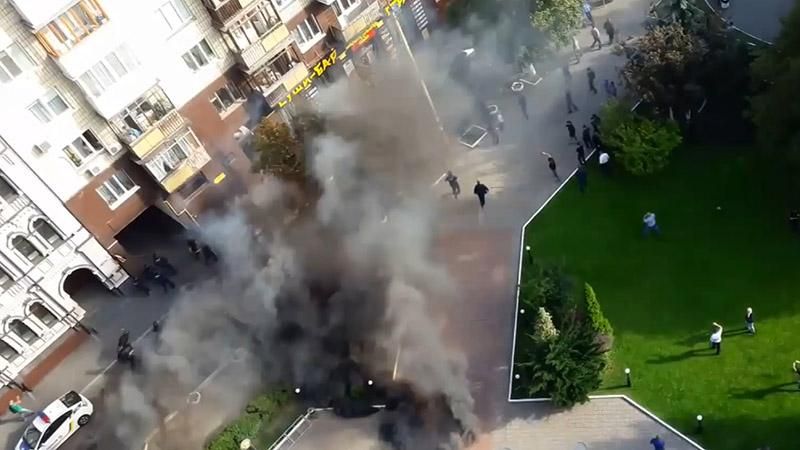 Що відбувалось на мітингу під "Київміськбудом": коротко про головне Що відбувалось на мітингу під "Київміськбудом": коротко про головне