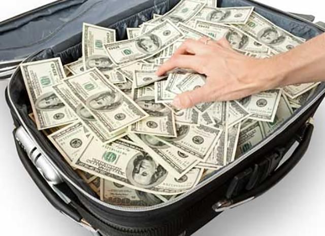 Российский антикоррупционер оказался миллионером Российский антикоррупционер оказался миллионером