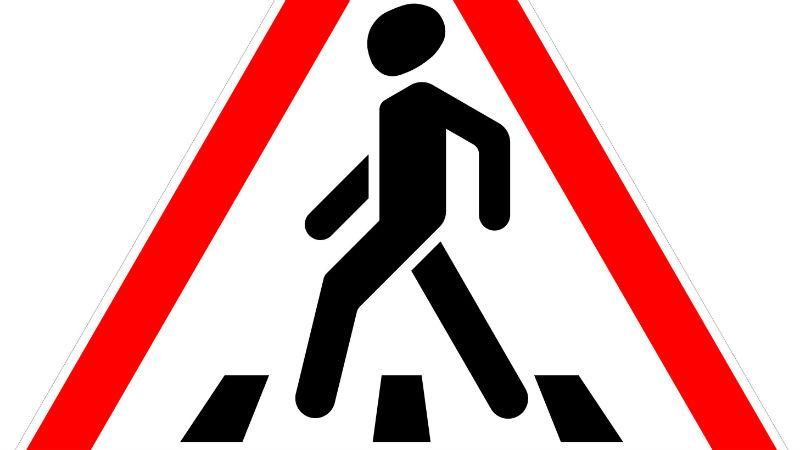 Пішоходи дотепно покарали водія-порушника Пішоходи дотепно покарали водія-порушника