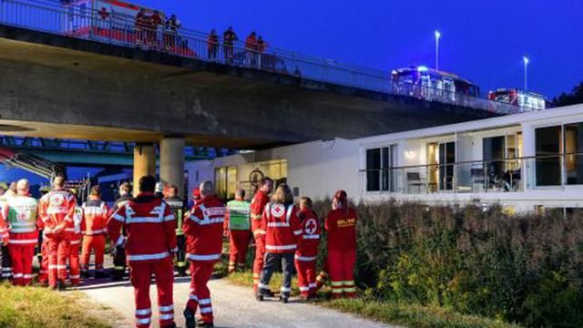 Круизный корабль разбился в Германии: есть жертвы Круизный корабль разбился в Германии: есть жертвы