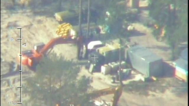 Пограничники нашли новые места незаконной добычи янтаря: появились фото и видео Пограничники нашли новые места незаконной добычи янтаря: появились фото и видео