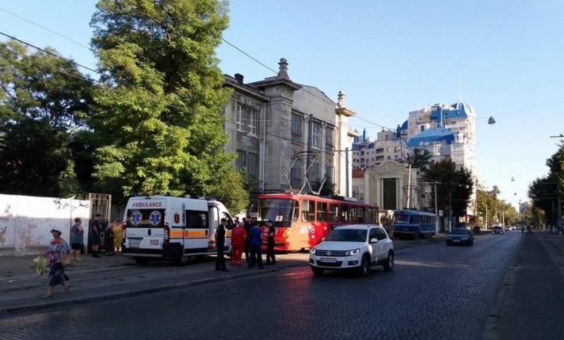 Стрілянину в одеському трамваї влаштував військовий Стрілянину в одеському трамваї влаштував військовий