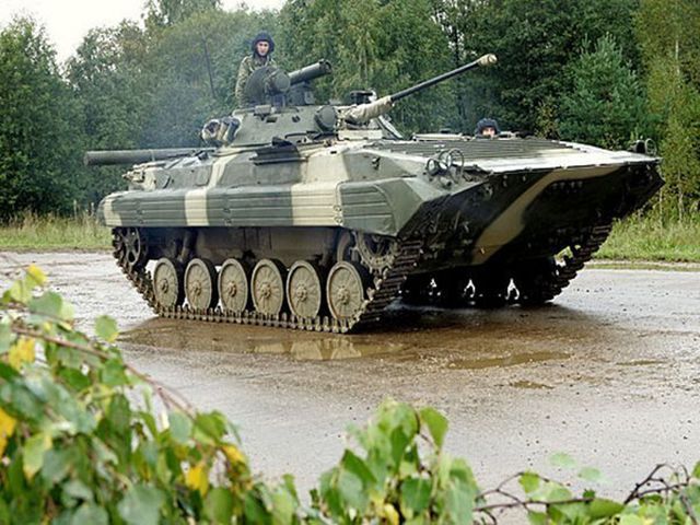 Українські БМП обладнали німецькими двигунами замість російських Українські БМП обладнали німецькими двигунами замість російських