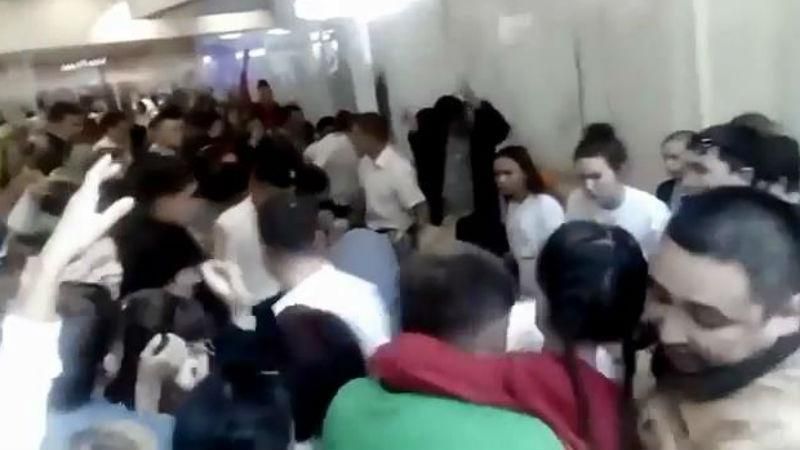 Росіяни побилися за безкоштовне морозиво: з'явилось відео Росіяни побилися за безкоштовне морозиво: з'явилось відео