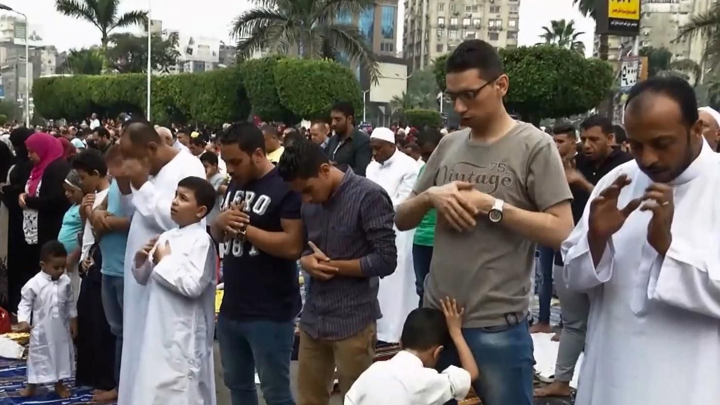 Як мусульманський світ відзначає Курбан-байрам Як мусульманський світ відзначає Курбан-байрам