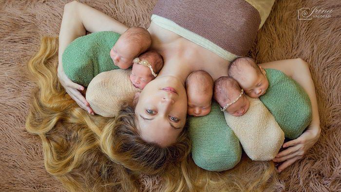 Перша фотосесія одеських п’ятернят: зворушливі фото неймовірної сім’ї Перша фотосесія одеських п’ятернят: зворушливі фото неймовірної сім’ї