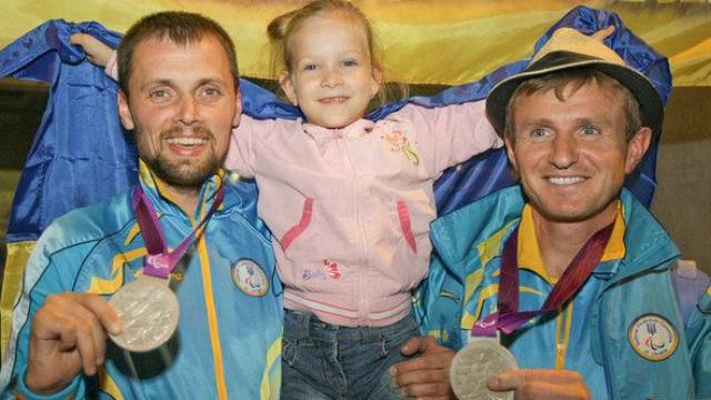 Украинские паралимпийцы порадовали патриотическим поступком после победы