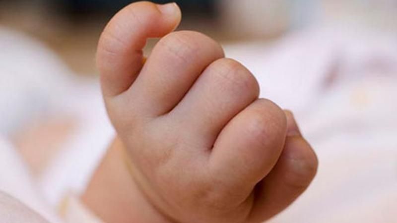 Мертве немовля знайшли на вулиці у Житомирі