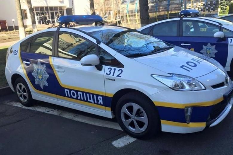 Киянин атакував поліцію, яку викликав Киянин атакував поліцію, яку викликав