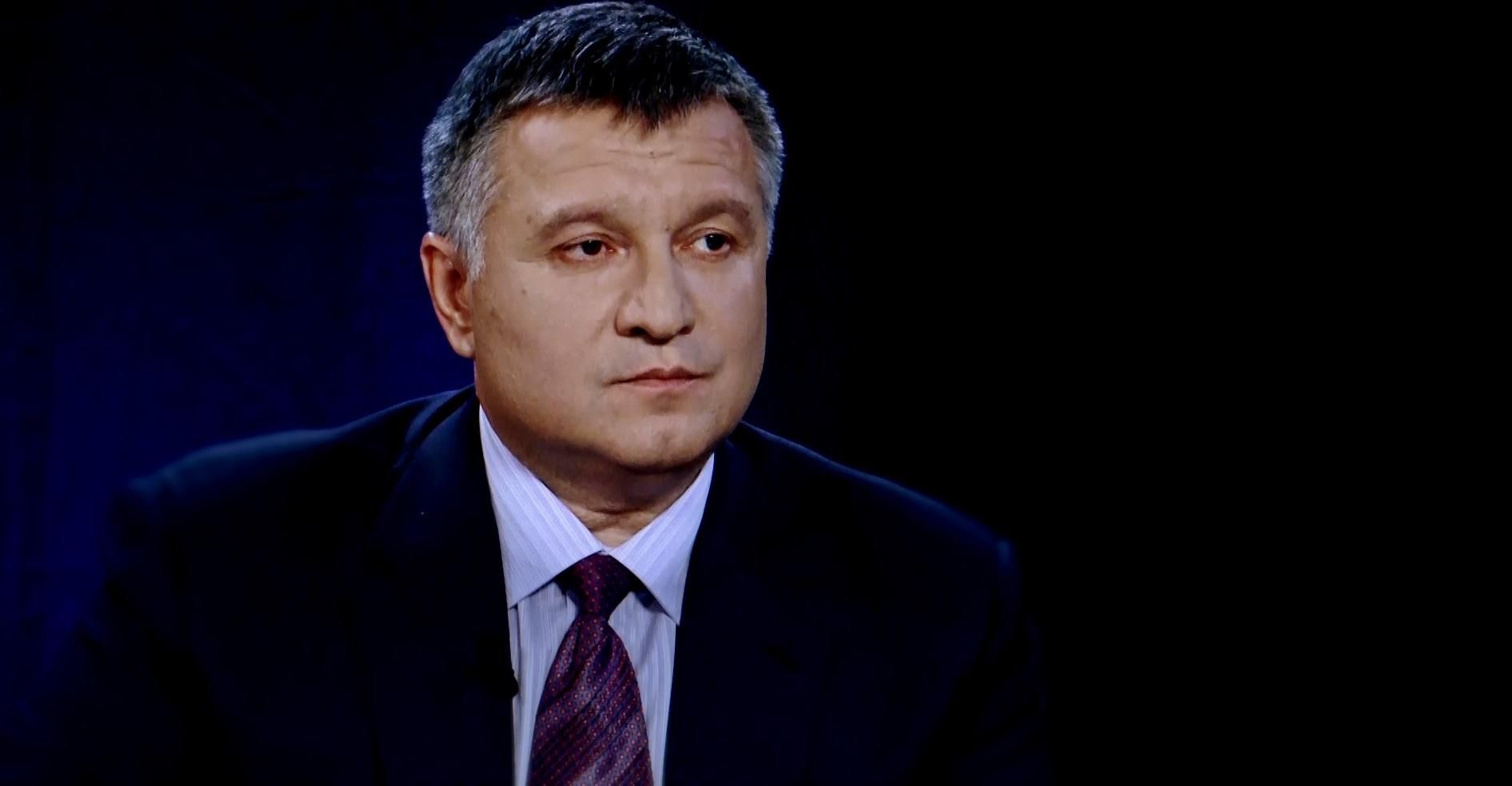 Аваков объяснил, почему полиции не стоит силой "затягивать" людей в военкоматы Аваков объяснил, почему полиции не стоит силой "затягивать" людей в военкоматы