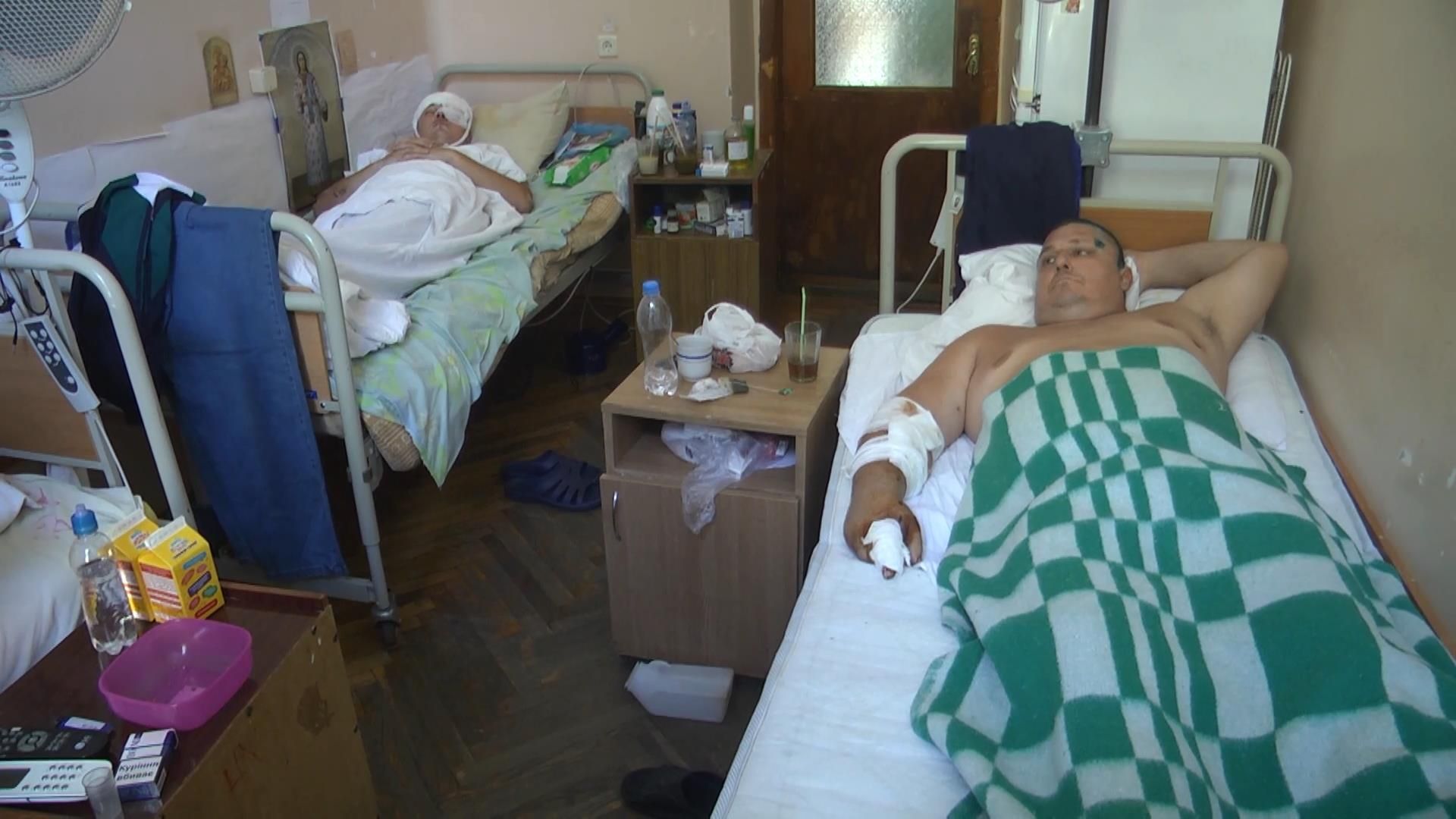 Волонтеры рассказали, в чем нуждаются бойцы в госпитале Волонтеры рассказали, в чем нуждаются бойцы в госпитале