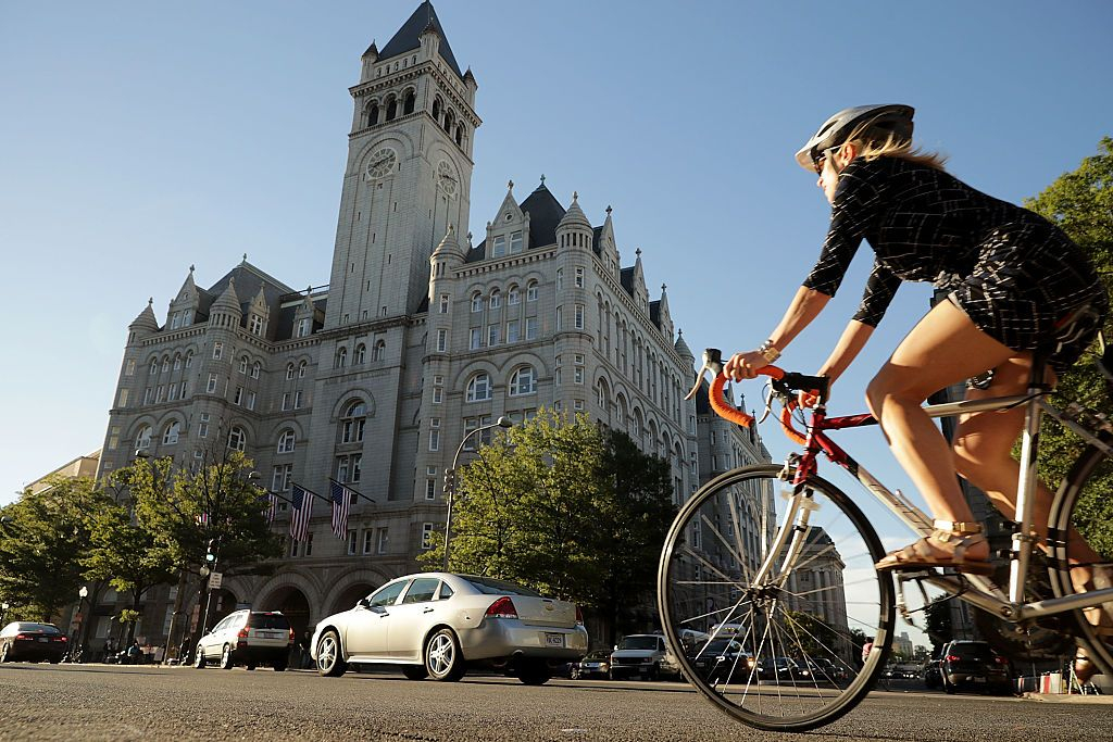 Появились фото роскошного отеля, который Трамп открыл у Белого дома