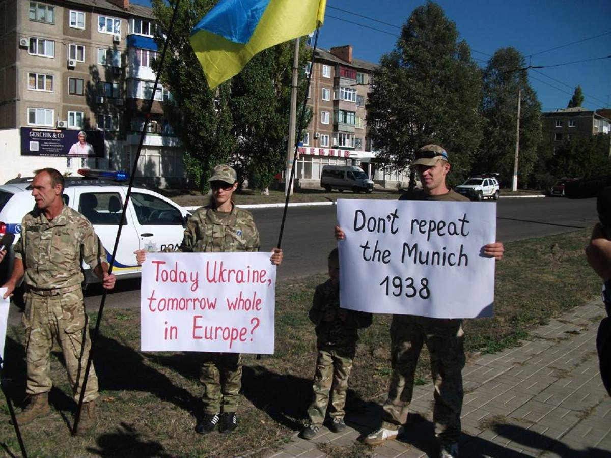 Иностранных министров в Краматорске встретили протестующие: фото
