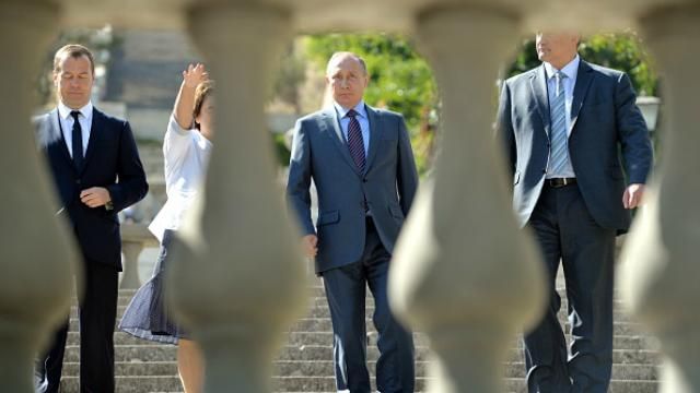 Путин зачастил в Крым: опять прилетел на оккупированный полуостров Путин зачастил в Крым: опять прилетел на оккупированный полуостров