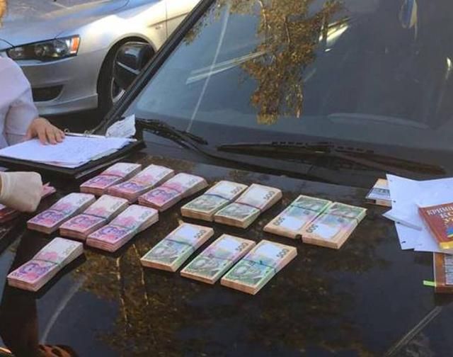 На півмільйонному хабарі в Одесі спіймали арбітражного керуючого На півмільйонному хабарі в Одесі спіймали арбітражного керуючого