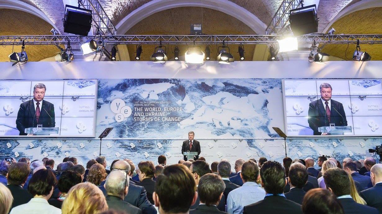 Ми не будемо торгувати Кримом, щоб повернути Донбас, – Порошенко Ми не будемо торгувати Кримом, щоб повернути Донбас, – Порошенко