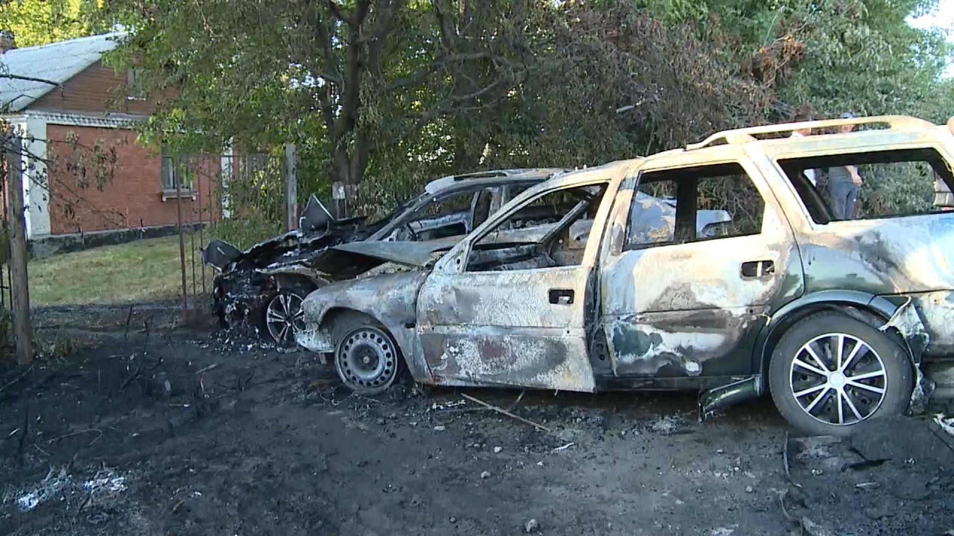 ДТП со стрельбой произошло в Виннице: машины сгорели дотла