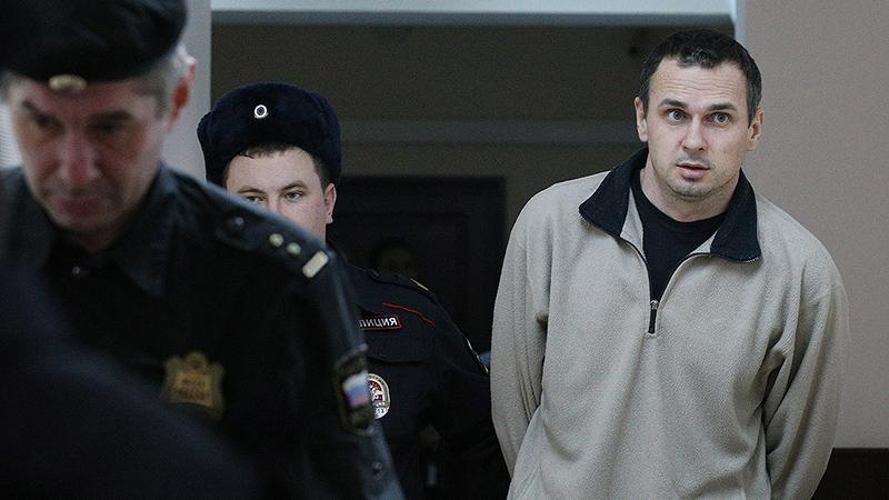 Киев вводит санкции против россиян, которые преследовали Сенцова и Кольченко