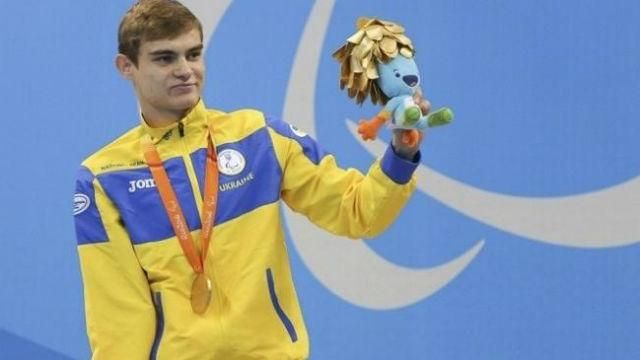 Ще один паралімпієць присвятив "золото" бійцям Ще один паралімпієць присвятив "золото" бійцям