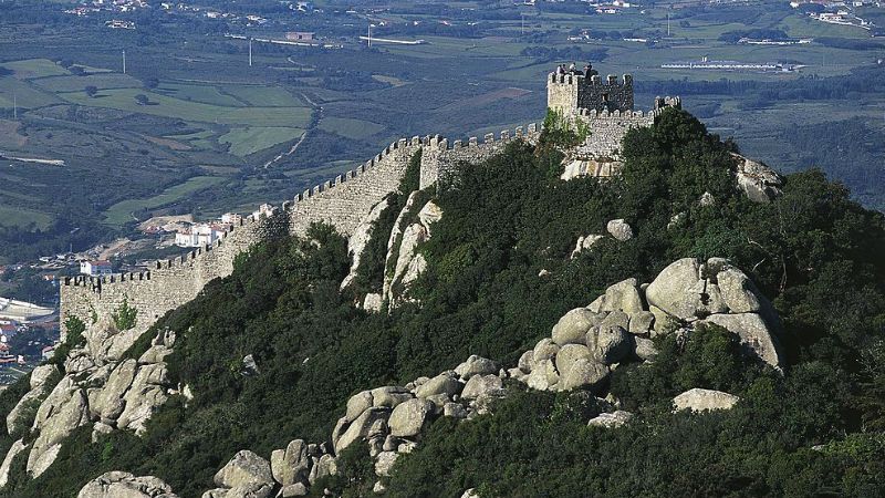 Сінтра – неприступне місто Португалії, яке вразить навіть найвибагливішого туриста Сінтра – неприступне місто Португалії, яке вразить навіть найвибагливішого туриста