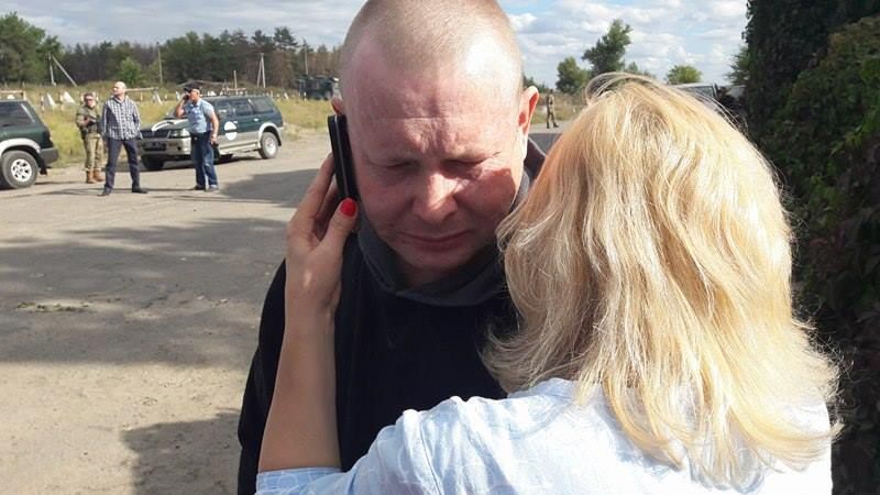 Як повертався бранець терористів Жемчугов до України: з'явились фото Як повертався бранець терористів Жемчугов до України: з'явились фото