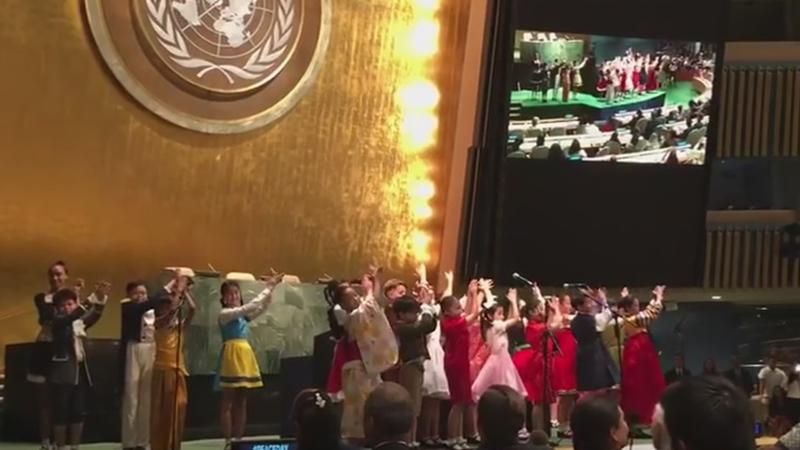 Діти з Південної Кореї заспівали "Калинку-малинку" для Ді Капріо