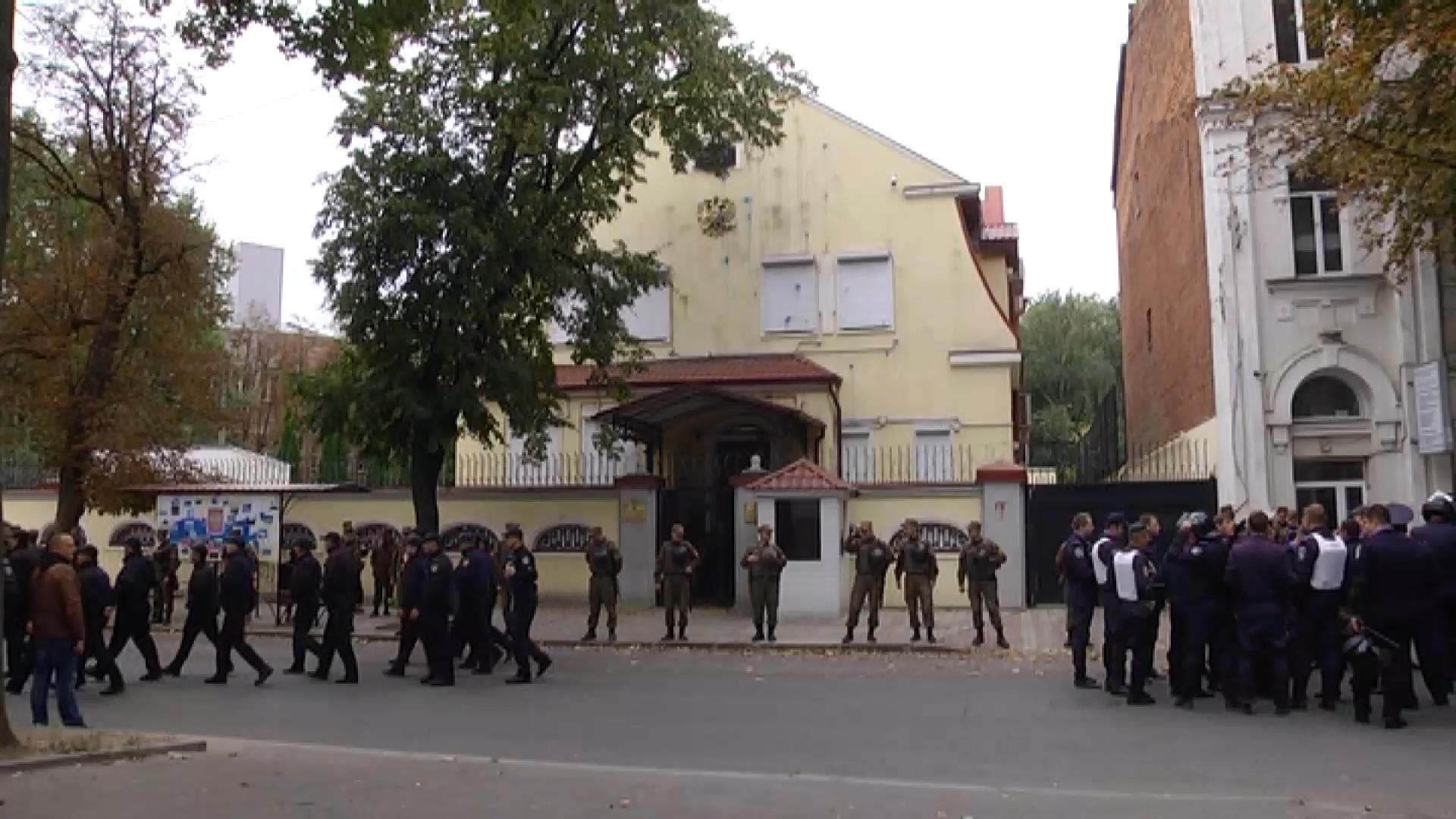 Російські вибори в Україні: як голосують у Харкові, Львові та Одесі
Російські вибори в Україні: як голосують у Харкові, Львові та Одесі