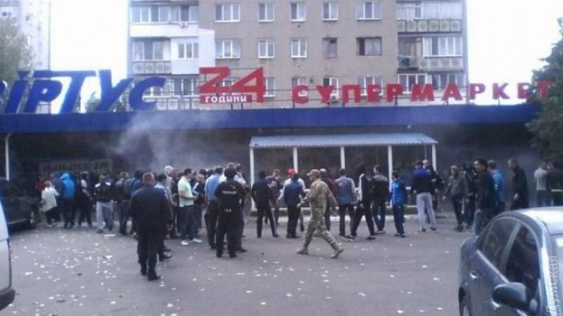 Неизвестные полностью разгромили супермаркет в Одесской области: опубликованы фото погрома