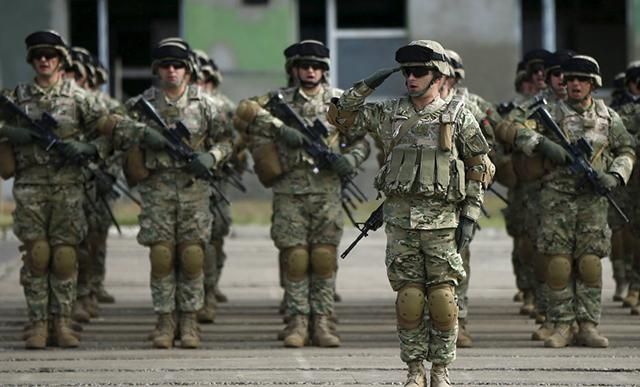 Весной к западным границам России приедут новые подразделения НАТО, – WSJ