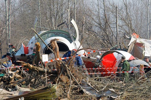 Польша обнародовала записи о первых днях после Смоленской катастрофы Польша обнародовала записи о первых днях после Смоленской катастрофы