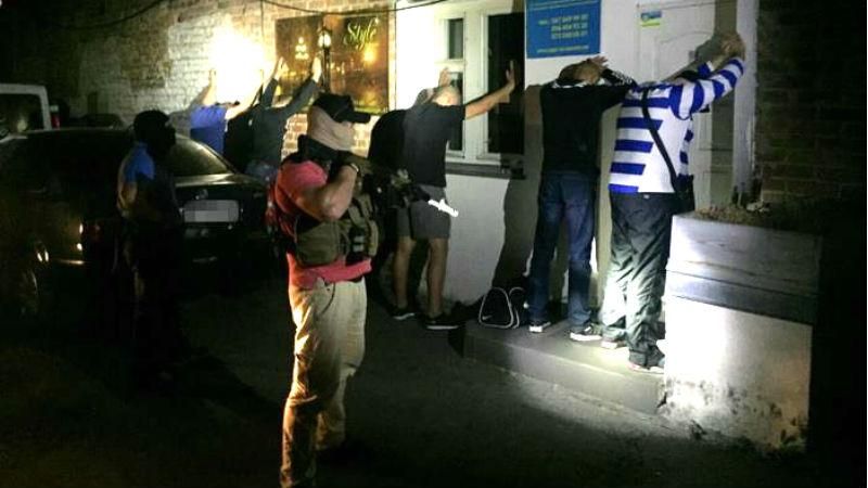 СБУшники ликвидировали банду рэкетиров СБУшники ликвидировали банду рэкетиров