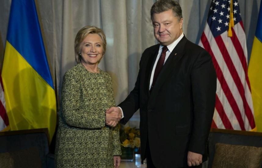 У Порошенко рассказали, как прошли встречи с Клинтонами