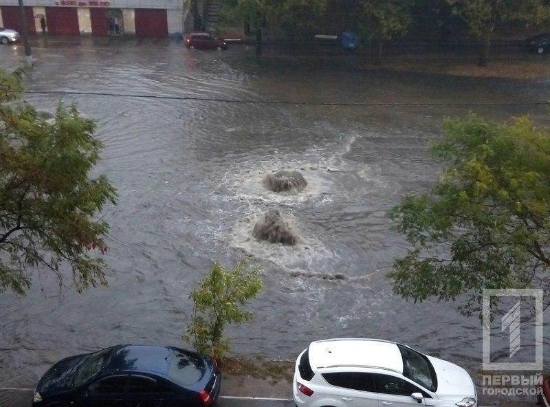 Одесса парализована: сильные ливни затопили улицы города Одесса парализована: сильные ливни затопили улицы города