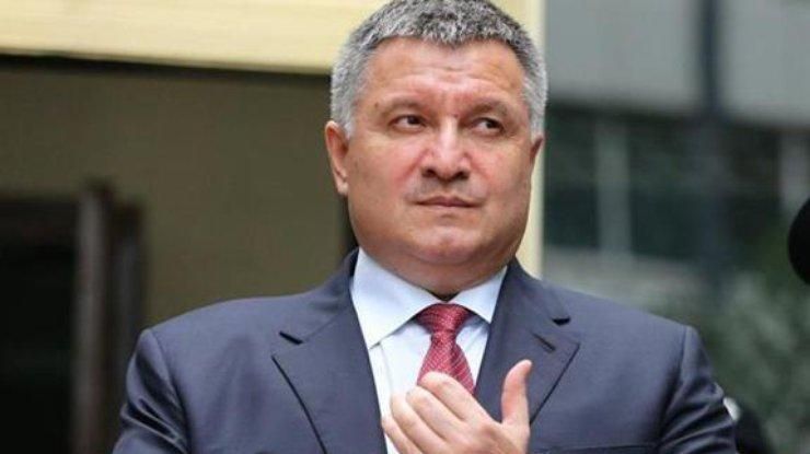 Аваков выступил против "закона Савченко"