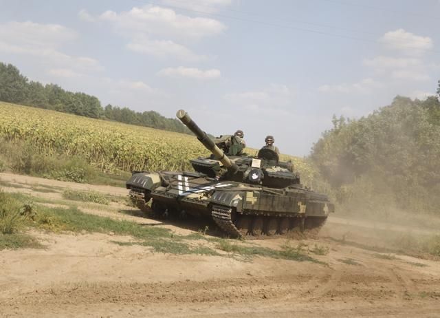 Прокуратура розслідує шахрайський продаж танків на 22 мільйони