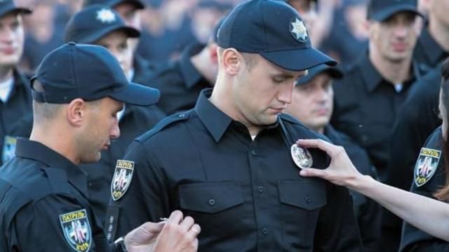 Депутатов во время сессии будут охранять более 800 полицейских Депутатов во время сессии будут охранять более 800 полицейских