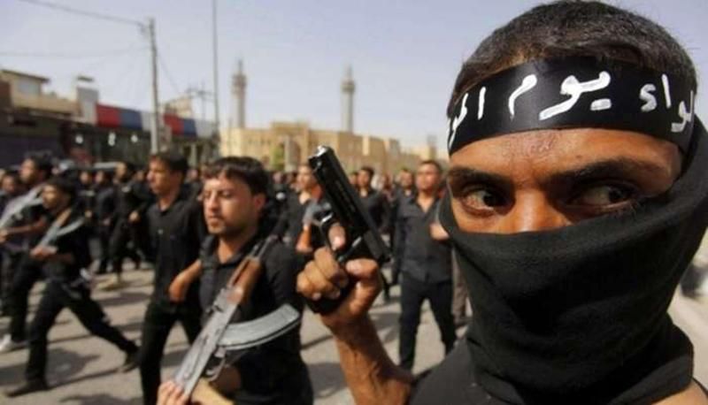 Террористы "Исламского государства" распяли трех человек на крестах