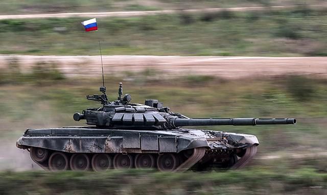 Российские танки и "Грады" ворвались на Донбасс, – разведка