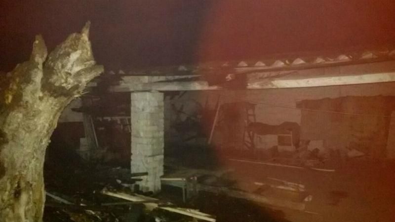 Психлікарня горіла у Дніпрі: пацієнток виносили на руках Психлікарня горіла у Дніпрі: пацієнток виносили на руках