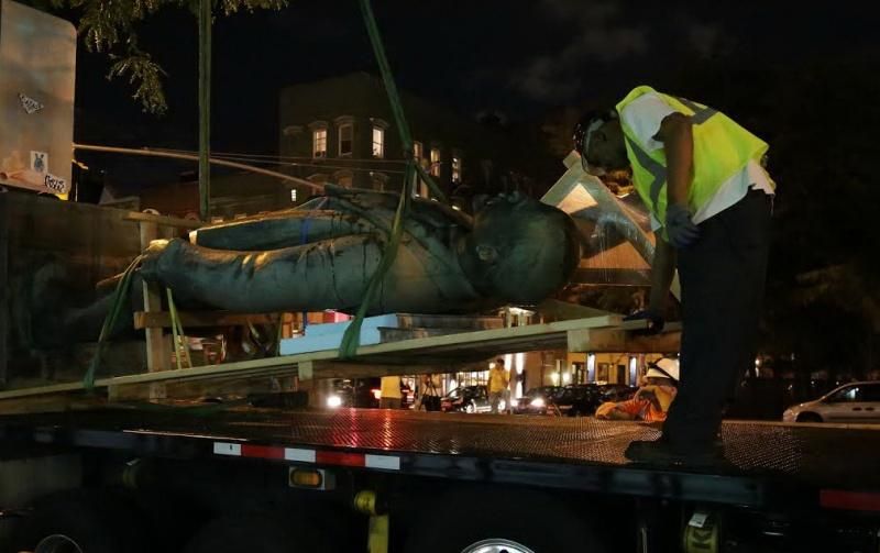 Появились фото демонтажа памятника Ленину в Нью-Йорке